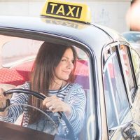 ANNA K. MÁ NOVÝ VIDEOKLIP. V TAXÍKU SVEZLA DŮLEŽITÉ OSOBY SVÉHO ŽIVOTA