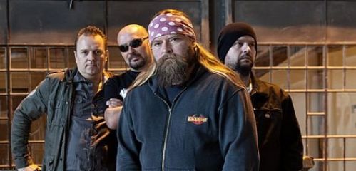 ŠKWOR vydá 27. 9.  nové album SLIBY & LŽI, poslechněte si první singl "POSLOUCHEJ"!