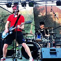 V hradeckém klubu Neon partyplace to pořádně rozjedou rockové kapely