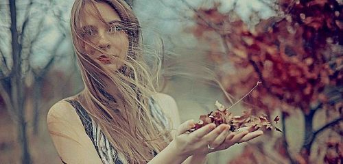 Barbora Mochowa debutuje se singlem Rise and Shine!