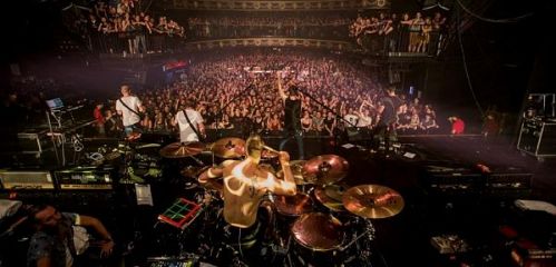 Dobyjí Karnivool Prahu napodruhé?