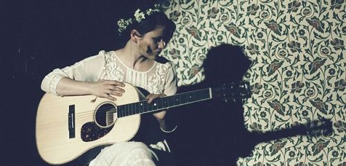 LENKA DUSILOVÁ & BAROMANTIKA pokřtí a vydají svůj první živák "Live at Café v lese" již tento týden!